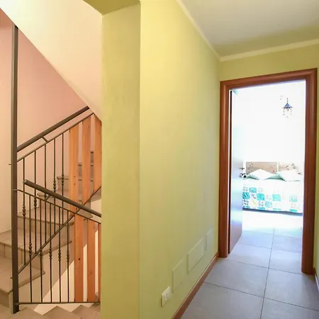 2 Bedroom Stunning In Pezzoro דירה