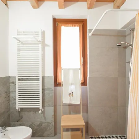 2 Bedroom Stunning In Pezzoro דירה Lavone